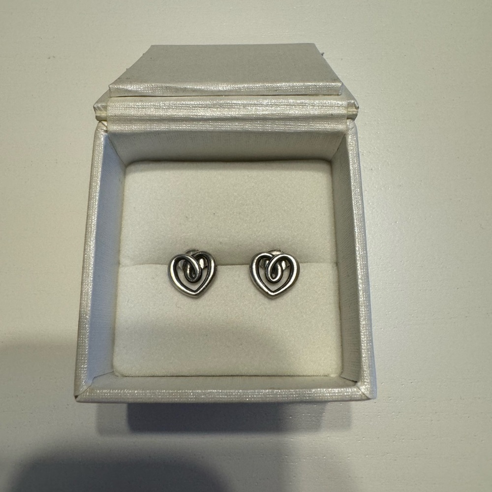 James Avery Retired Heart String Stud Earrings